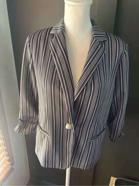 NYCC Navy White Pinstripe Ruched Sleeve Blazer Medium